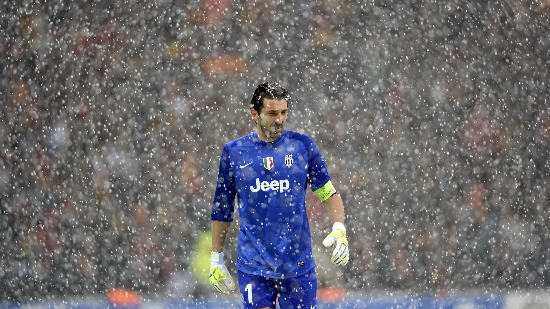 中国足球名宿走访青训营，传授宝贵经验激励学员，中国足球俱乐部青训