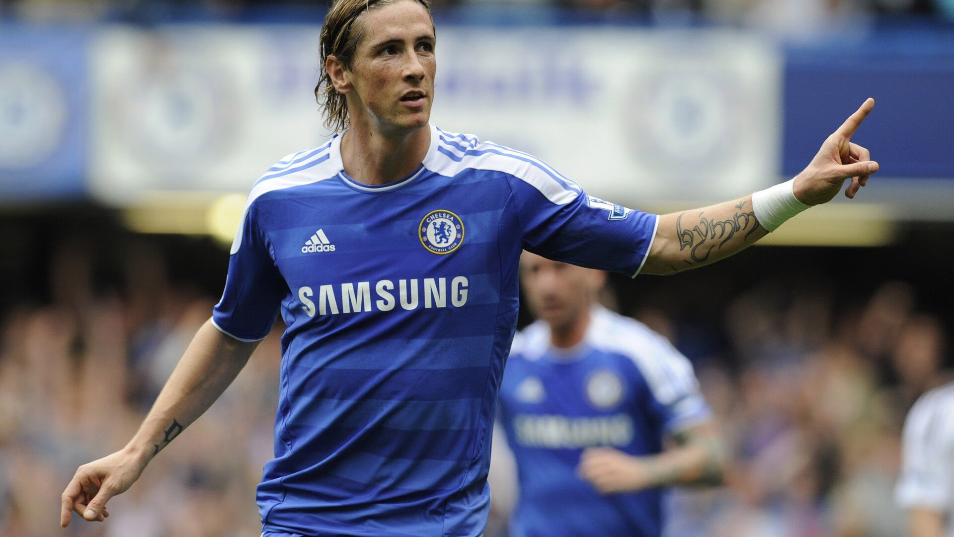 开云综合服务-荣耀之路：俱乐部由弱变强的传说故事，荣耀之路何许人