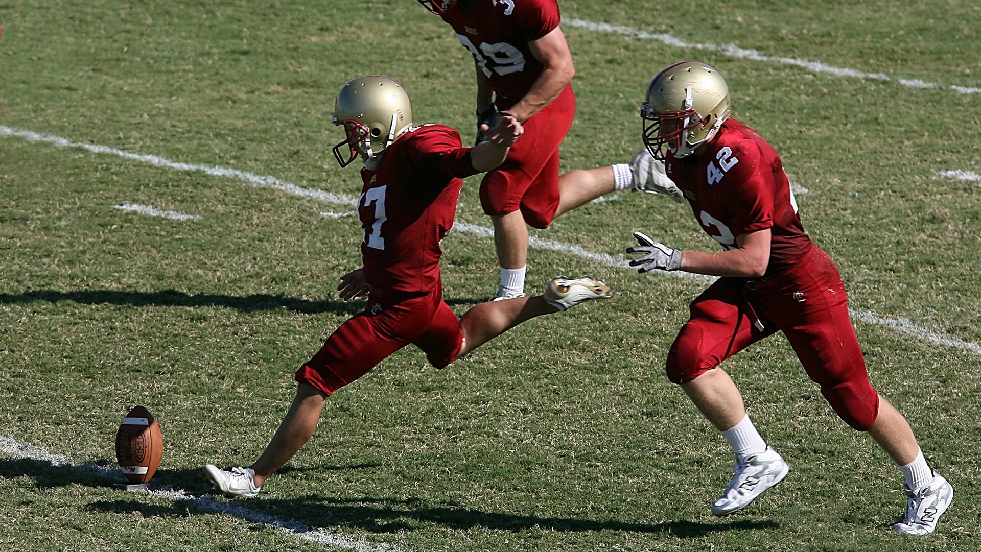 开云棋牌-评论员指出中超联赛存在的问题，中超评球