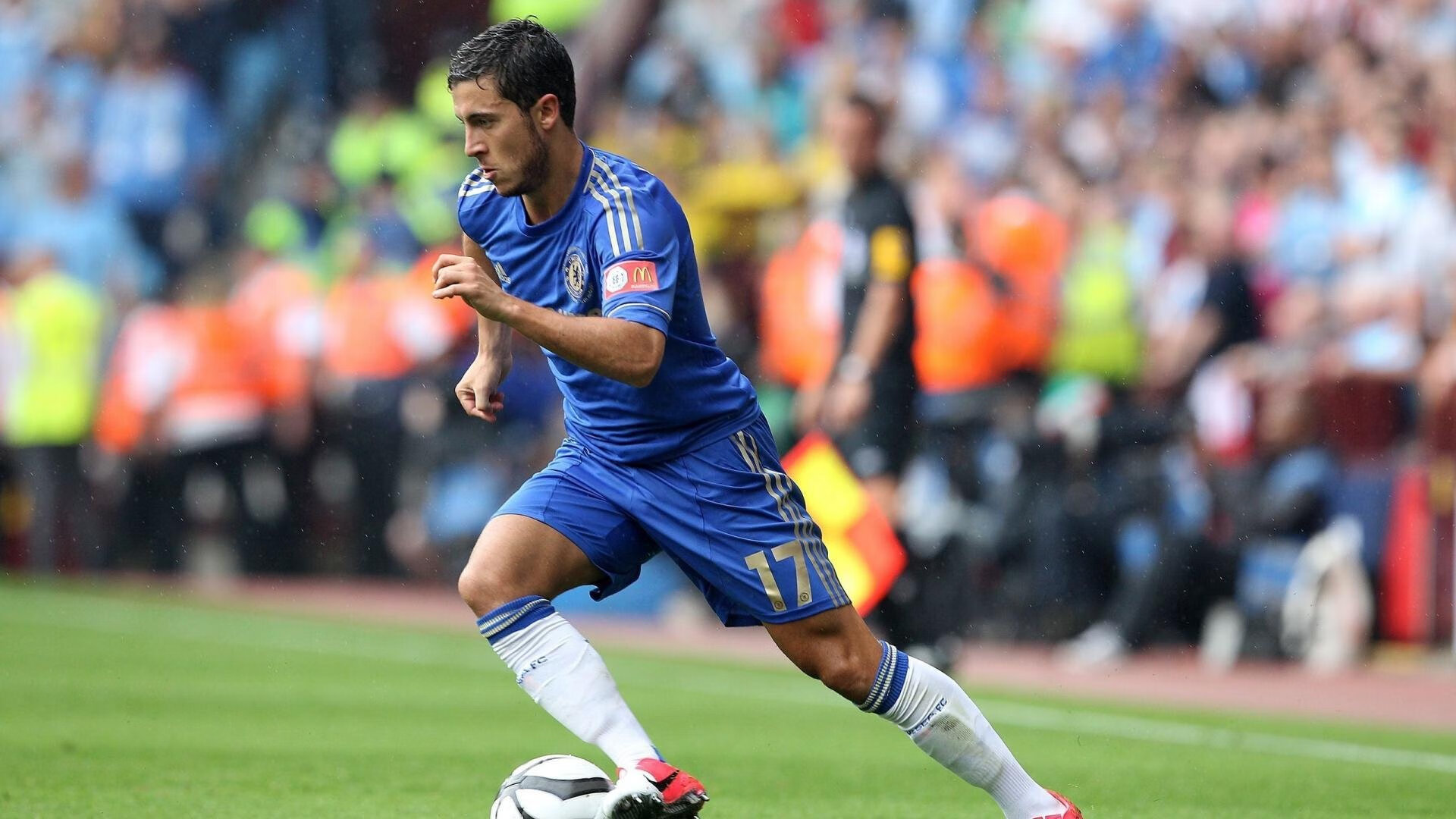 足球公益行走进少数民族地区传递梦想,足球公益事业